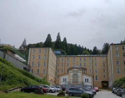 Настаняване в хотел 4*