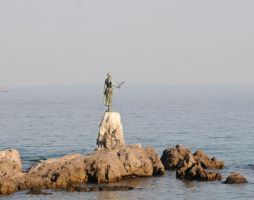 Настаняване в 2* или 3*