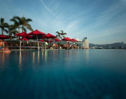 Настаняване по програмата + THE CHARM RESORT PHUKET