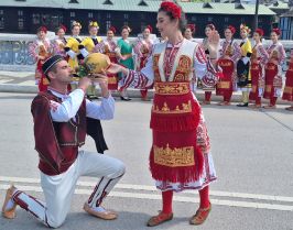 Цветница в Ловеч, пещерата Проходна и Геопарк „Искър- Панега“