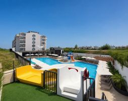 Q Ella Beach Hotel