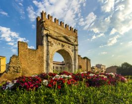 Екскурзия в ИТАЛИЯ - Скритите съкровища на РИМИНИ и МАРКЕ - със самолет и обслужване на български език!