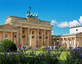 Екскурзия в ЧЕХИЯ и ГЕРМАНИЯ - Прага  и Берлин - със самолет и обслужване на български език!