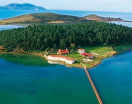 Почивка в АЛБАНИЯ - 5 нощувки във Вльора, със самолет и обслужване на български език!