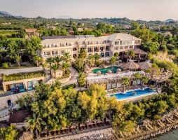 GLORIA MARIS HOTEL SUITES