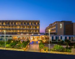 I RESORT BEACH HOTEL & SPA
