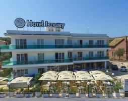 HOTEL LUXURY