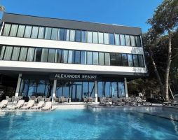 ALEXANDER RESORT