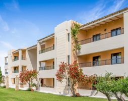 GOLDEN BAY APARTHOTEL HES
