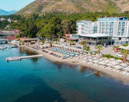 CLASS UNIQUE BEACH HOTEL