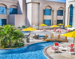 Pyramids Park Resort Cairo или подобен
