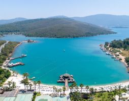 Green Bay Luxury EXCLUSIVE