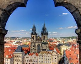 ПРОЛЕТНА ЗЛАТНА ПРАГА - чартър от ВАРНА - 4 нощувки