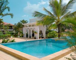 AHG HISIA NUNGWI EXPERIENCE HOTEL