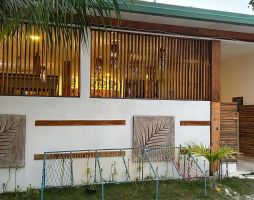 Dhiffushi White Sand Beach Hotel